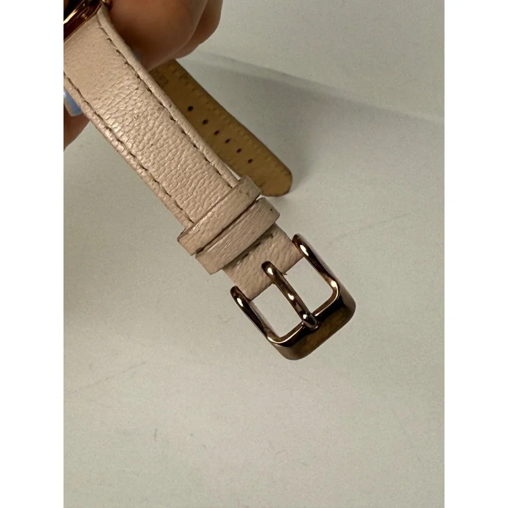 Disney Parks Minnie Mouse Rose Gold Tone Leather Watch Mother of Pearl Dial
